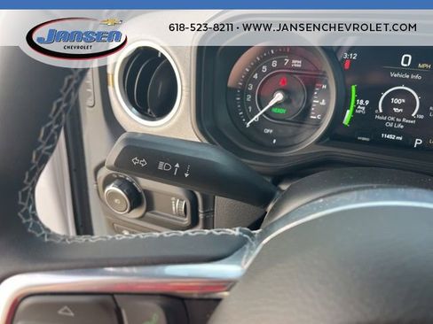Used 2025 Jeep Wrangler Sahara AWD/4WD image 13