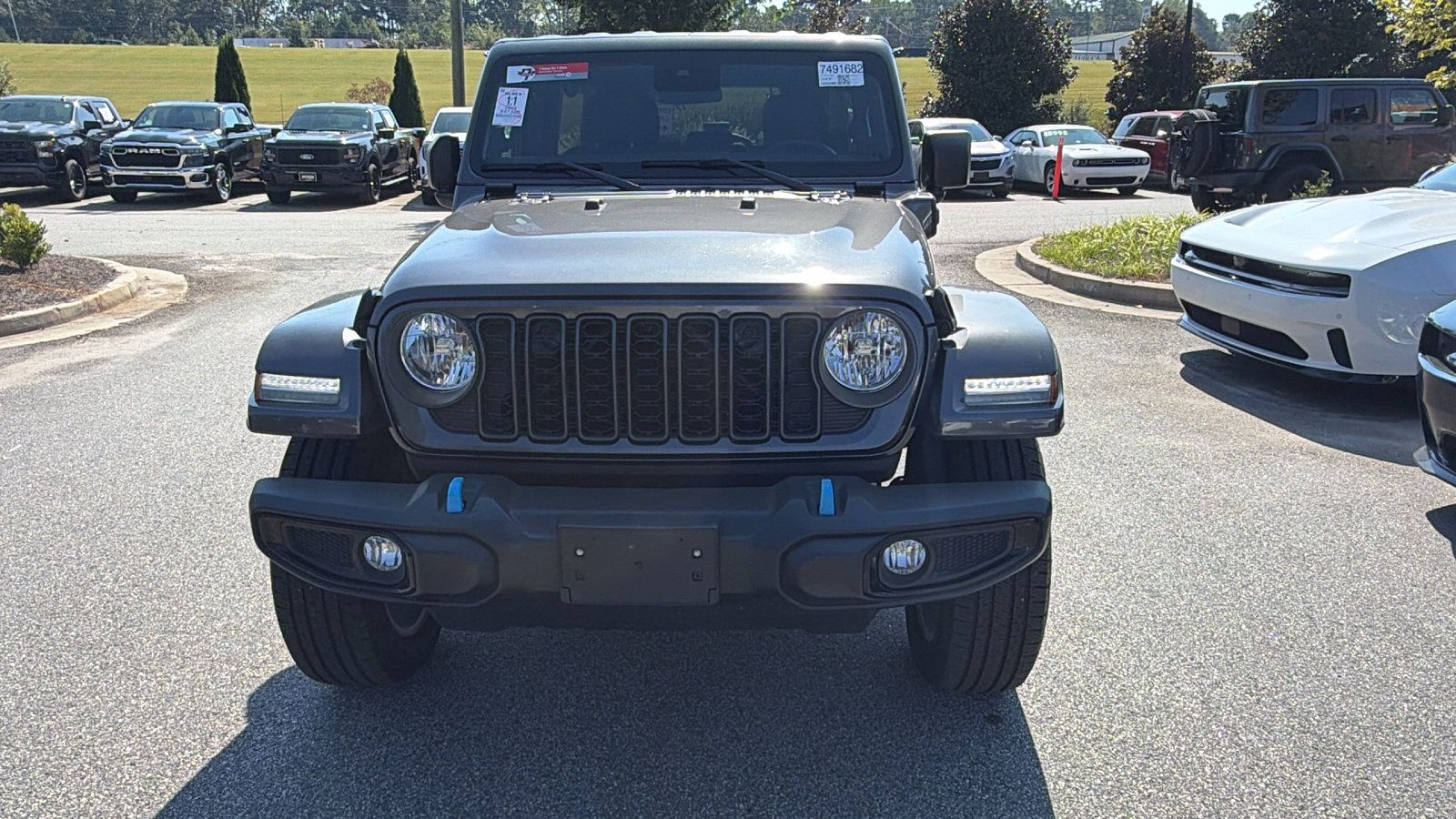 Used 2024 Jeep Wrangler Unlimited AWD/4WD image 3