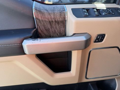 Used 2017 Ford F250 Lariat w/ Lariat Ultimate Package image 32