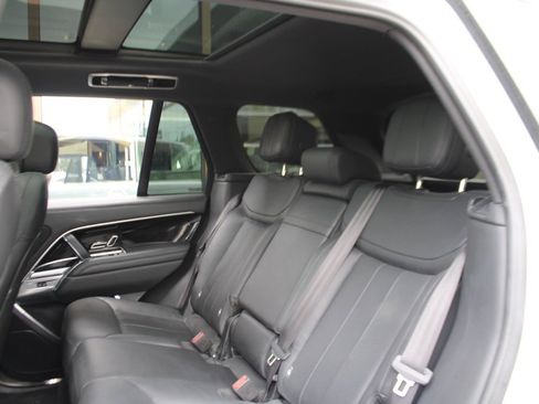 Certified 2023 Land Rover Range Rover SE image 33