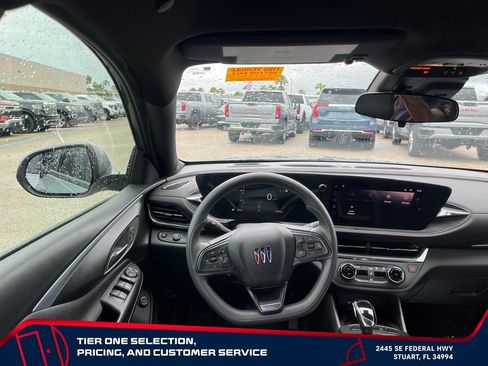 Used 2025 Buick Envista Preferred w/ Convenience II Package FWD image 13