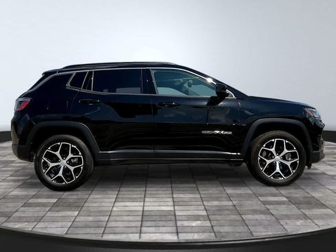 Used 2024 Jeep Compass Limited AWD/4WD image 8