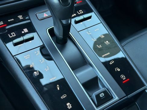 Certified 2024 Porsche Macan S w/ Premium Plus Package AWD/4WD image 20