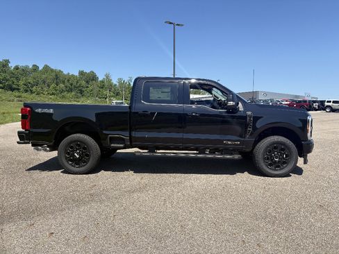 New 2026 Ford F250 Lariat w/ Black Appearance Package AWD/4WD image 6