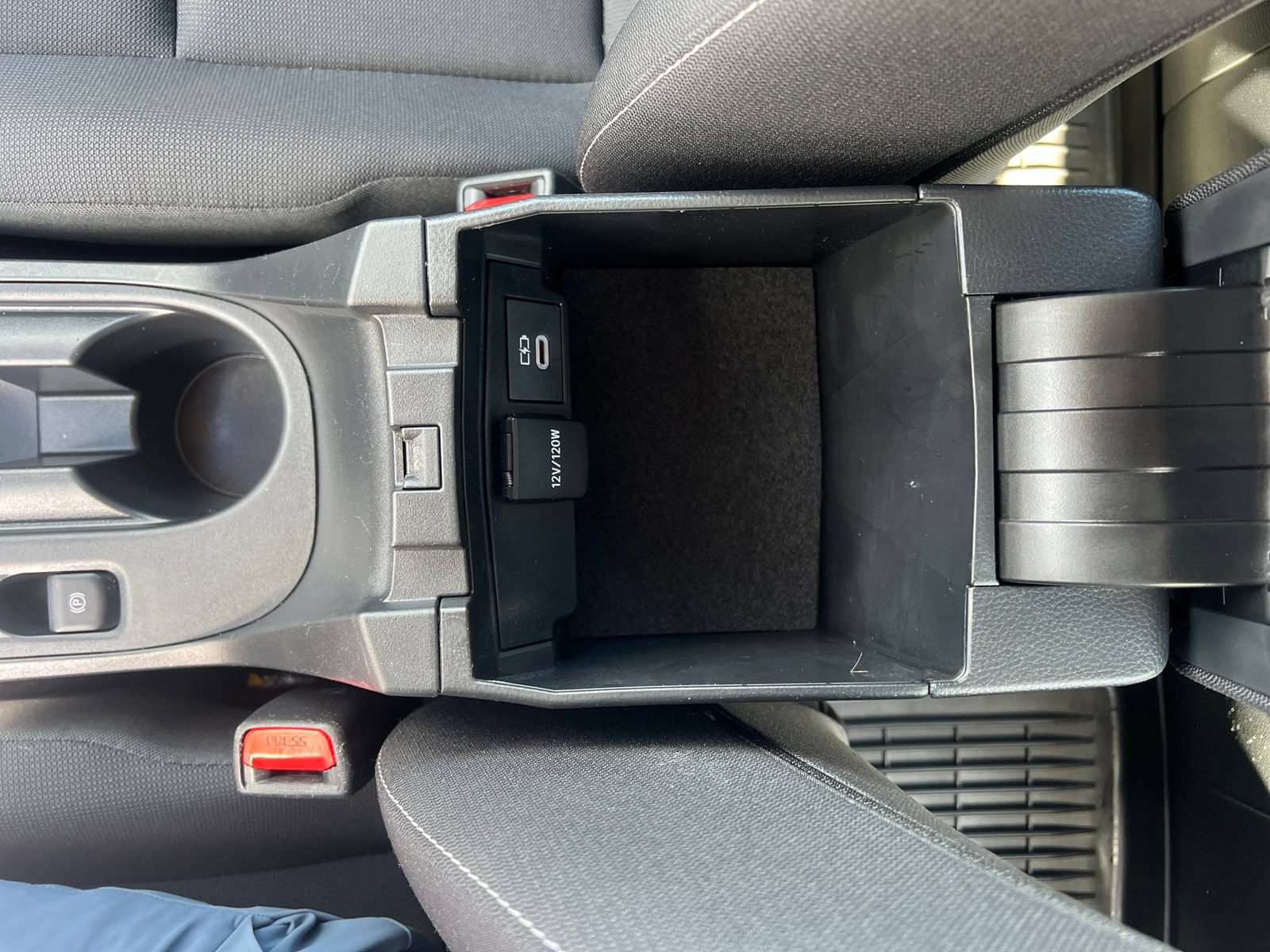Used 2023 Toyota Corolla LE FWD image 13