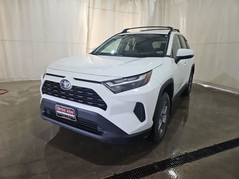 Certified 2022 Toyota RAV4 XLE image 1