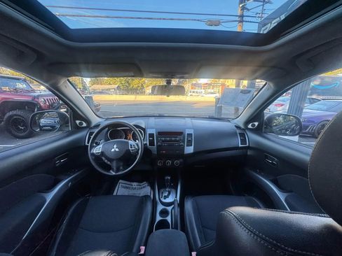 Used 2009 Mitsubishi Outlander SE image 21