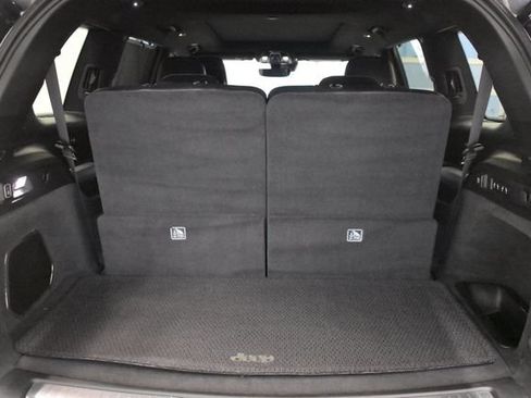 Used 2023 Jeep Grand Cherokee L Summit w/ High Altitude Package AWD/4WD image 16