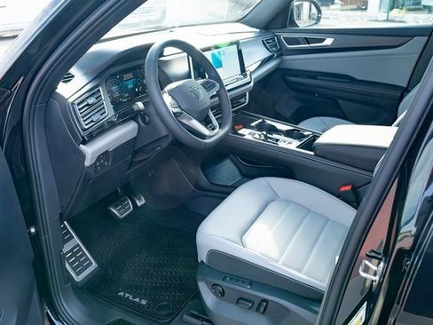 New 2026 Volkswagen Atlas Cross Sport SEL R-Line image 16