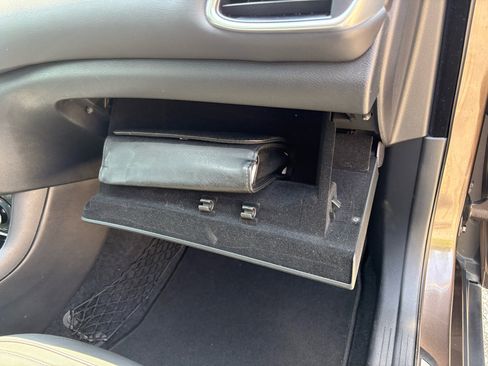 Used 2018 INFINITI QX30 Premium w/ Navigation Package image 22