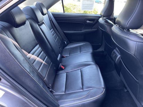 Used 2015 Toyota Camry XLE FWD image 31