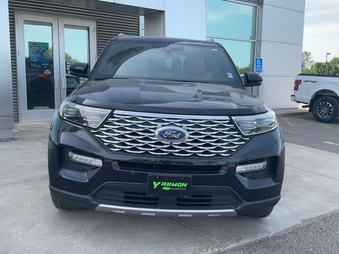 Used 2020 Ford Explorer Platinum w/ Premium Technology Package AWD/4WD image 2