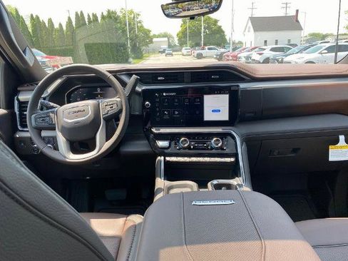 New 2025 GMC Sierra 2500 Denali w/ Denali Reserve Package image 12