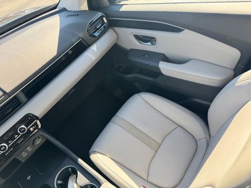Certified 2023 Honda Pilot Touring image 16