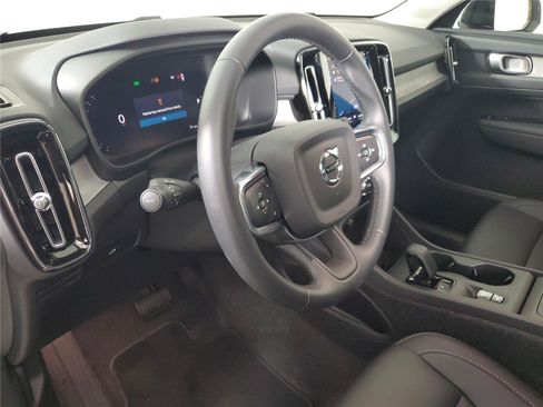 Certified 2026 Volvo XC40 B5 Core w/ Climate Package AWD/4WD image 24