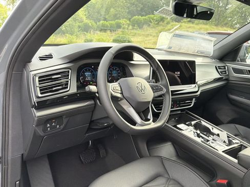New 2026 Volkswagen Atlas Cross Sport SE FWD image 10