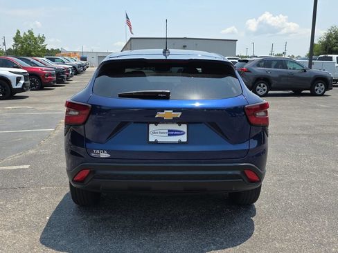 Used 2024 Chevrolet Trax LS w/ Driver Confidence Package FWD image 5
