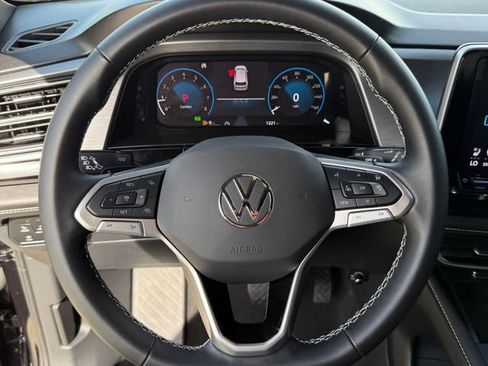 Used 2026 Volkswagen Atlas Cross Sport SE FWD image 11