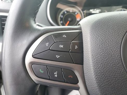 Used 2019 Jeep Cherokee Latitude Plus image 14