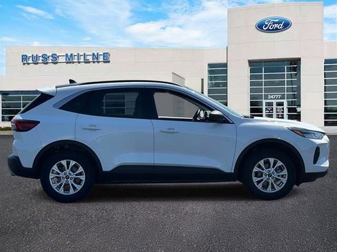 Used 2024 Ford Escape Active w/ Tech Pack #1 AWD/4WD image 2