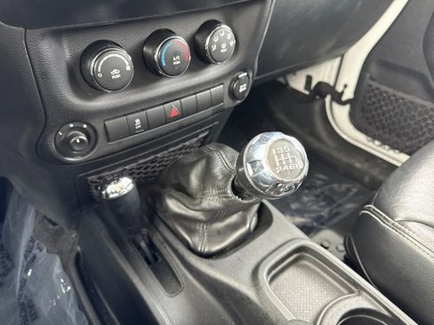 Used 2017 Jeep Wrangler Unlimited Sport image 42