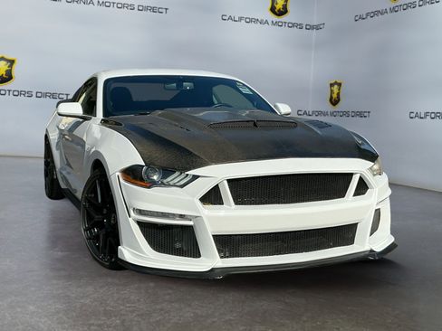 Used 2018 Ford Mustang GT image 3