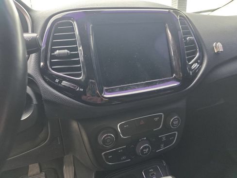 Used 2018 Jeep Compass Limited AWD/4WD image 8