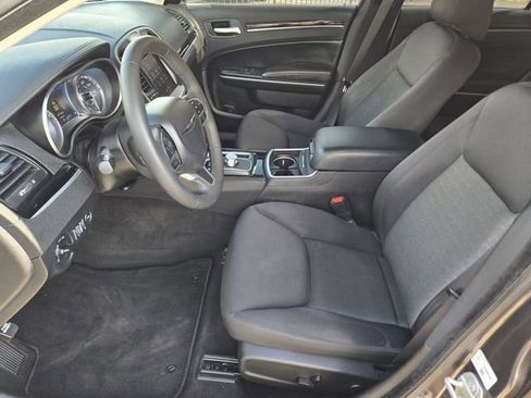 Used 2023 Chrysler 300 Touring image 12
