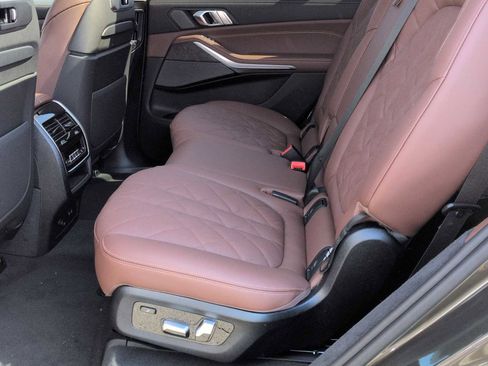 New 2026 BMW X7 xDrive40i w/ Premium Package AWD/4WD image 21