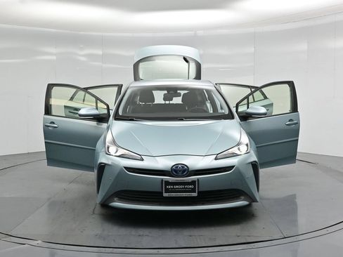 Used 2021 Toyota Prius LE FWD image 26