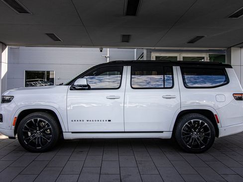 Used 2022 Jeep Grand Wagoneer Series II image 11