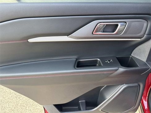 Certified 2025 Ford Explorer ST-Line w/ Premium Package image 19