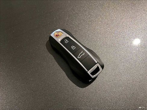 Used 2026 Porsche Cayenne image 36