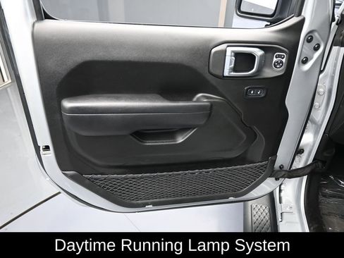 Certified 2024 Jeep Gladiator Sport image 14