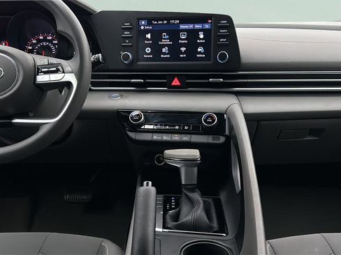 Used 2023 Hyundai Elantra SEL image 20