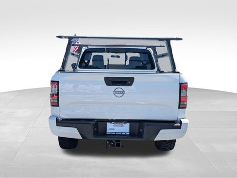 Used 2025 Nissan Frontier SV RWD image 5