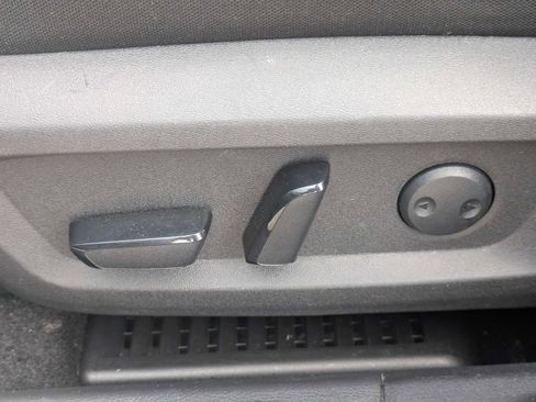 Used 2023 Nissan Rogue SV FWD image 12