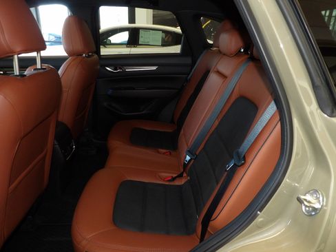 Certified 2024 MAZDA CX-5 Carbon Edition image 23