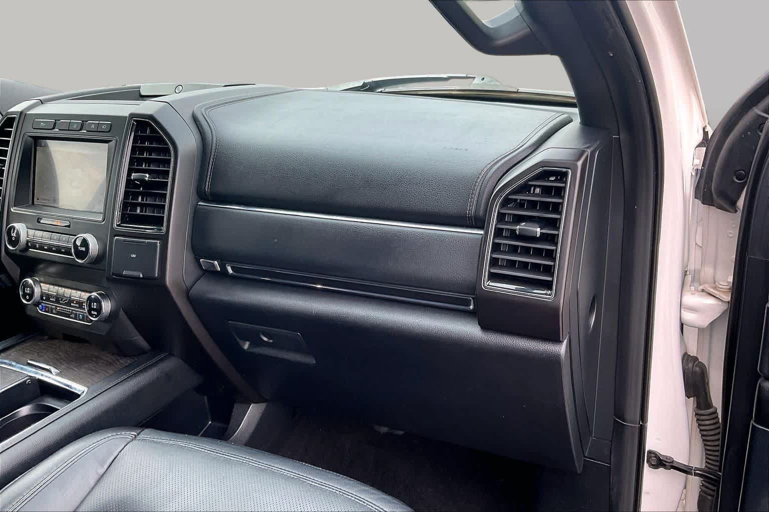 Used 2019 Ford Expedition Limited w/ Texas Edition Package RWD image 19