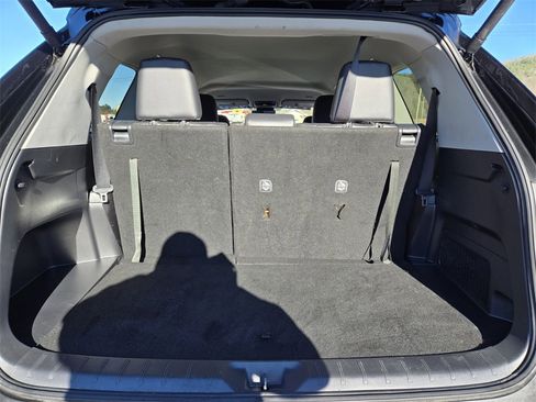 Used 2025 Toyota Grand Highlander AWD image 17