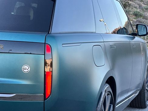 New 2025 Land Rover Range Rover SV image 27