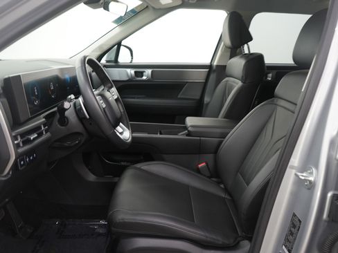Used 2025 Hyundai Santa Fe SEL AWD/4WD image 17