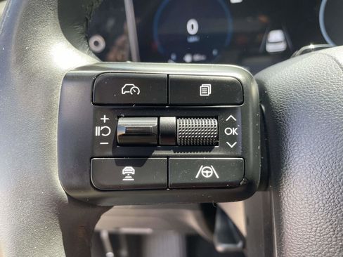 Used 2025 Hyundai Santa Fe Calligraphy FWD image 10