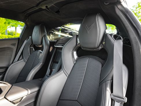 Used 2024 Chevrolet Corvette Z06 w/ Z07 Performance Package image 16