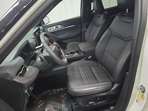 Used 2025 Ford Explorer ST-Line w/ Premium Package AWD/4WD image 36