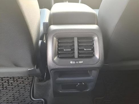 Used 2021 Volkswagen Tiguan S image 19