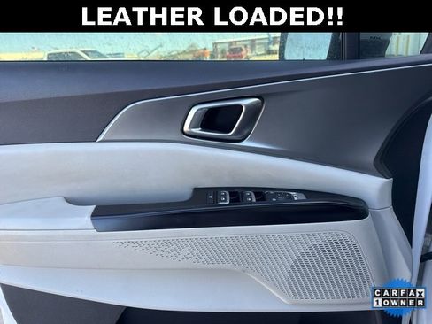 Used 2024 Kia Carnival LX image 25