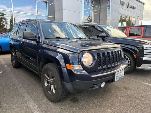 Used 2015 Jeep Patriot High Altitude AWD/4WD image 2