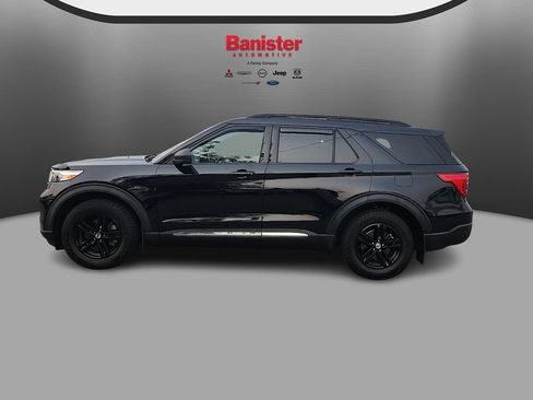 Used 2021 Ford Explorer XLT w/ Equipment Group 202A AWD/4WD image 7