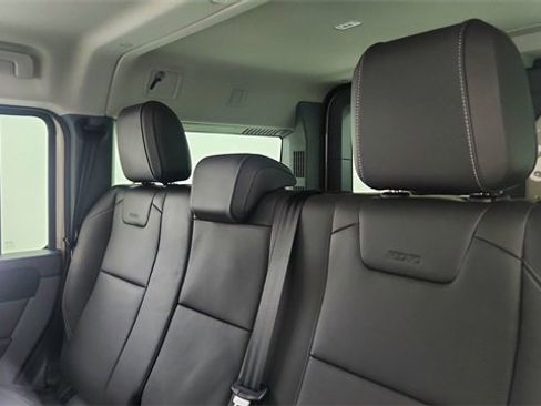 Used 2024 INEOS Grenadier Fieldmaster Edition image 32